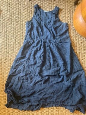 Banana Blue Linen Top in Navy